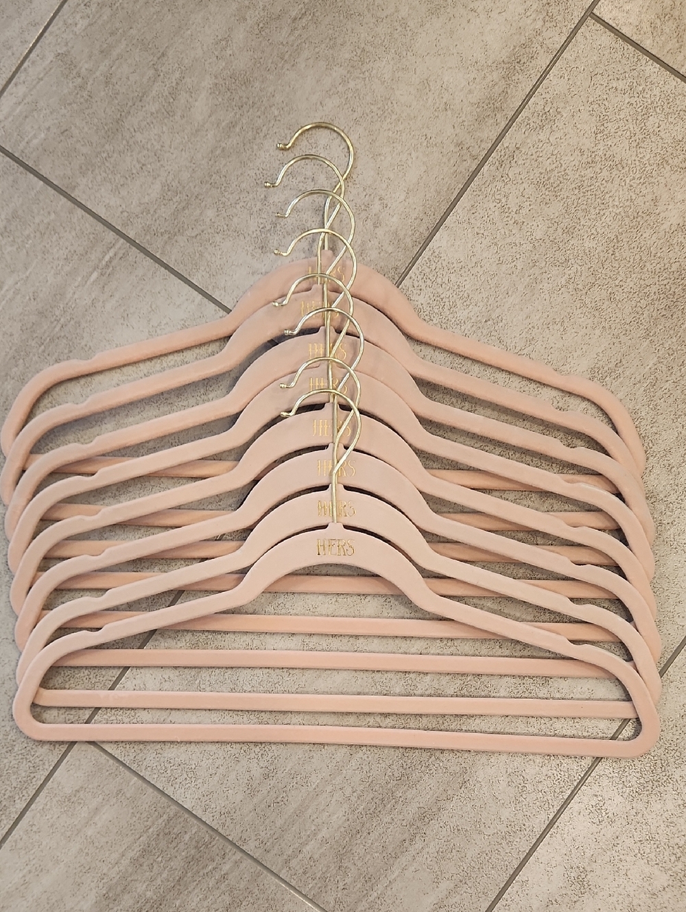 "Hers" Velvet Non-Slip Clothes Hangers - Blush Pink & Gold (Set of 8)
